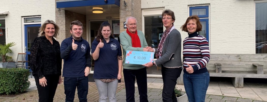 Zorggroep Aelsmeer verrast personeel en vrijwilligers met cadeaubonnen Aalsmeer Centrum