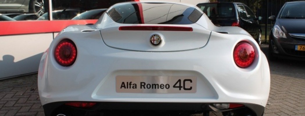Nu in de showroom bij Van Kouwen de Alfa Romeo 4C