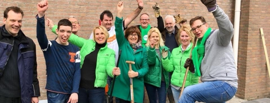 Tuin Amerpoort Vinkenoord opgeknapt tijdens NL Doet