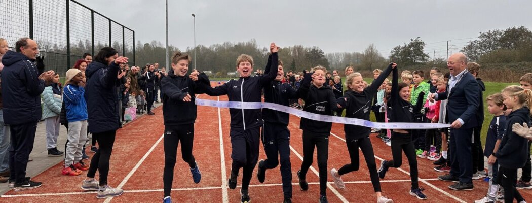 Atletiekbaan in Abcoude geopend