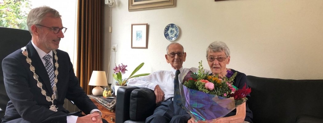 Echtpaar Timmer na 65 jaar “nog steeds dol op elkaar”