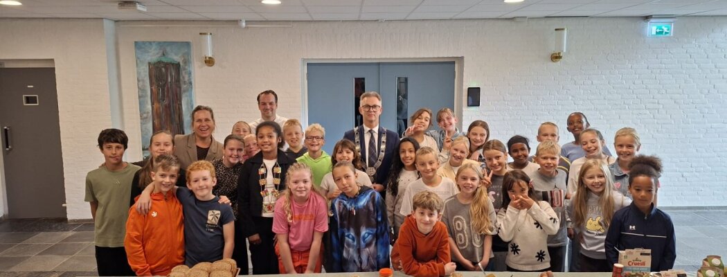 Burgemeester ontbijt met groep 7 van IKC Triade