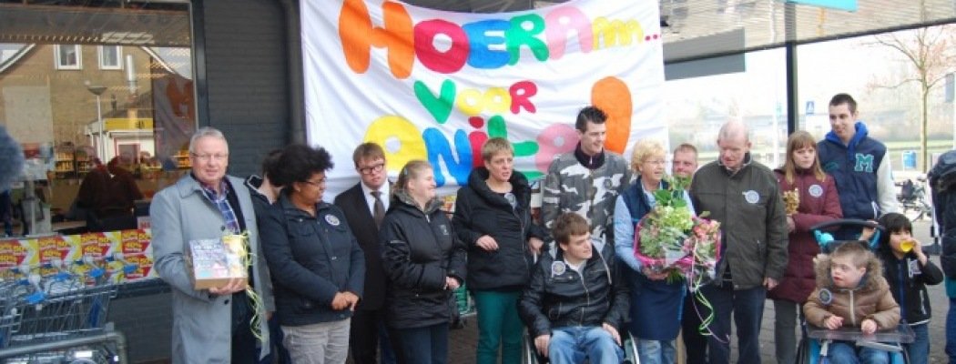 Buurt-award van Ons Tweede Thuis voor Anita van Hoogvliet in Aalsmeer