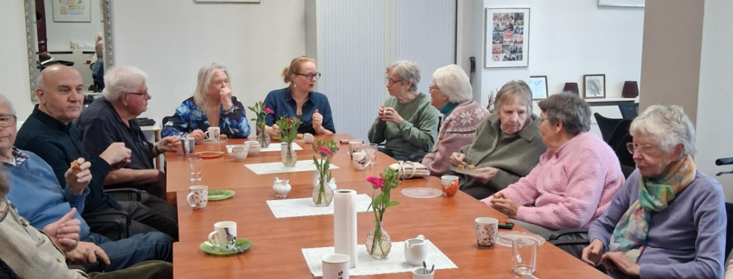 Burgemeester op de koffie in Buurtkamer Vinkeveen