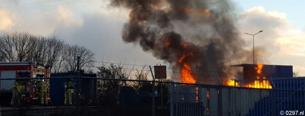 Vuurton veroorzaakt containerbrand op gemeentewerf Uithoorn