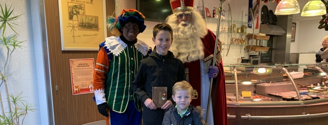 Tien kinderen verrast met cadeautjes uit Aalsmeer Centrum