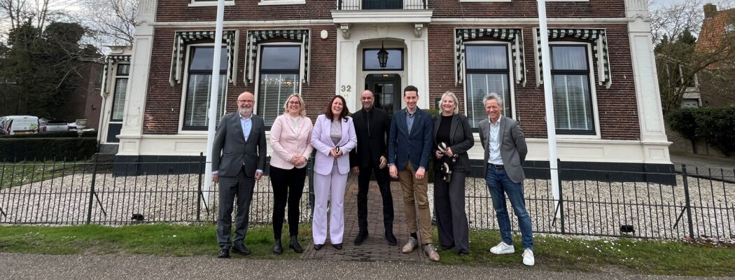 Gemeente bezoekt 90-jarig familiebedrijf Raggers Schoonmaak BV