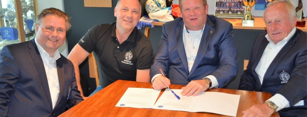 Jeroen Homan tekent nieuw sponsorcontract met Argon