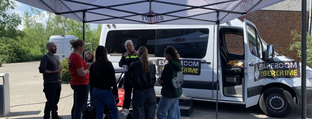 Cyber Escaperoombus rijdt door Aalsmeer en Kudelstaart