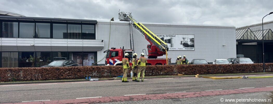 Grote brand bij bedrijf in Mijdrecht