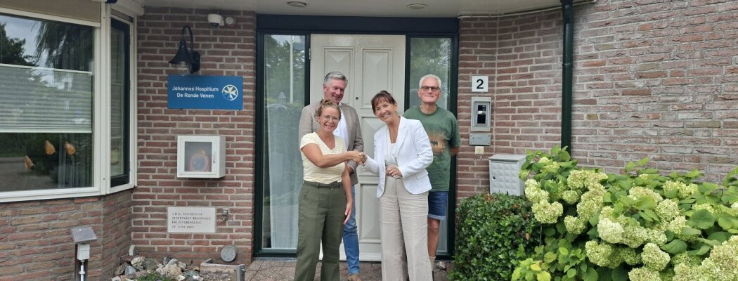 Lionsclub Vinkeveen en Waverveen stopt, laatste donatie aan Johannes Hospitium De Ronde Venen