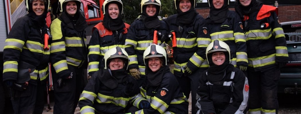 Vrouwen in actie bij brandweer Vinkeveen