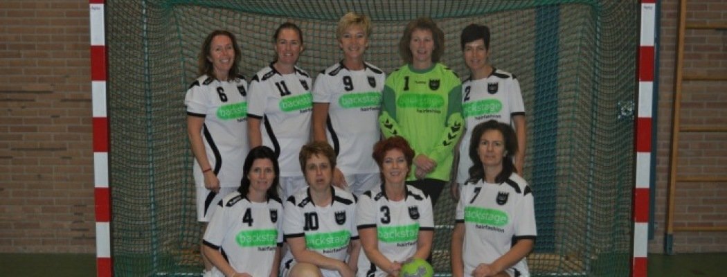 BACKSTAGE  sponsort dames Recreanten HSV 69 handbal
