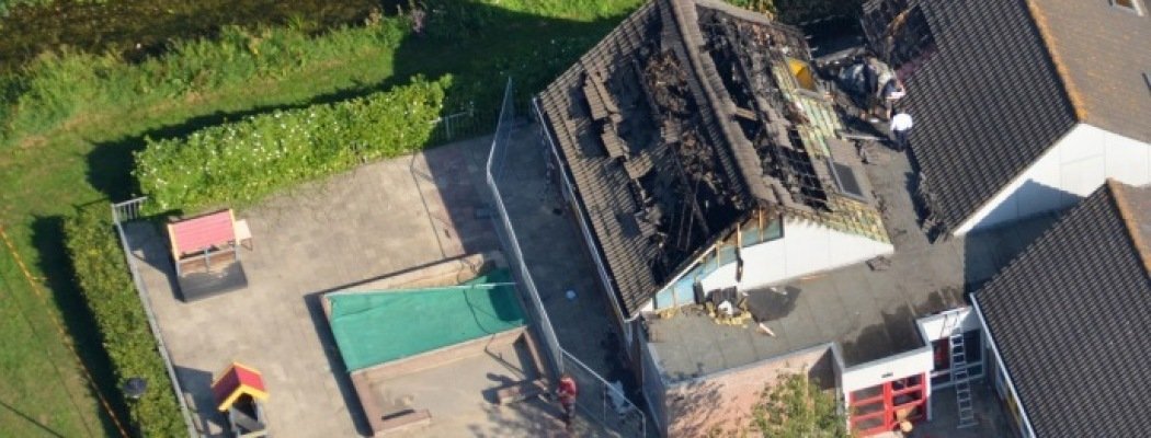 [FOTO'S] Luchtfoto's ravage grote brand Van Doornschool in Kockengen