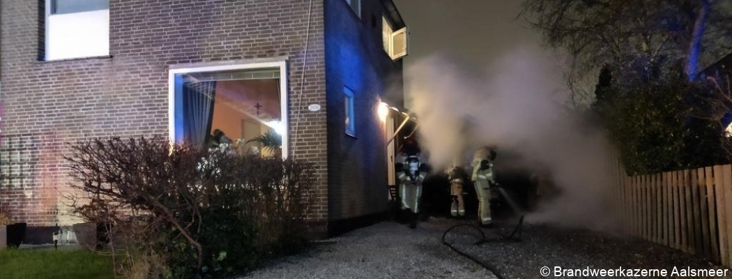 Brandweer blust schoorsteenbrand Aalsmeer