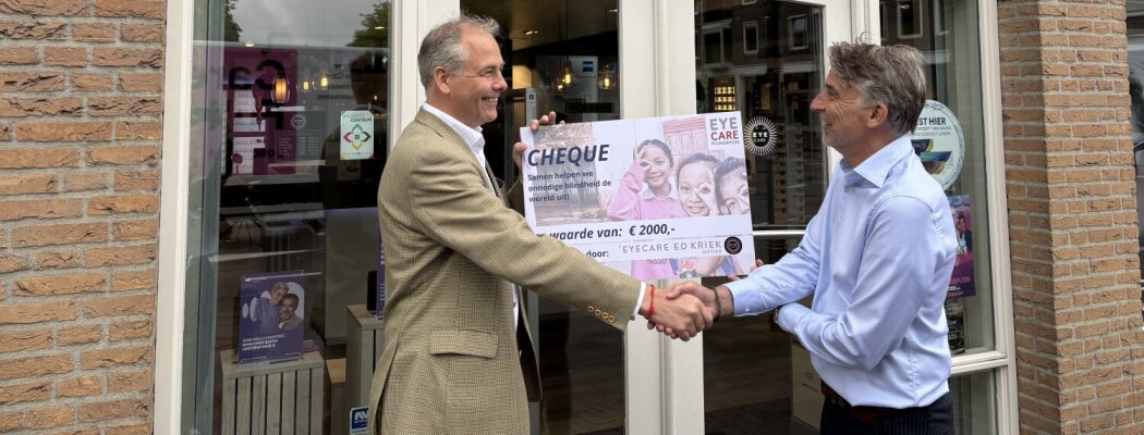 EyeCare Ed Kriek Optiek haalt 2.000 euro op voor goed doel tijdens Geraniummarkt in Aalsmeer