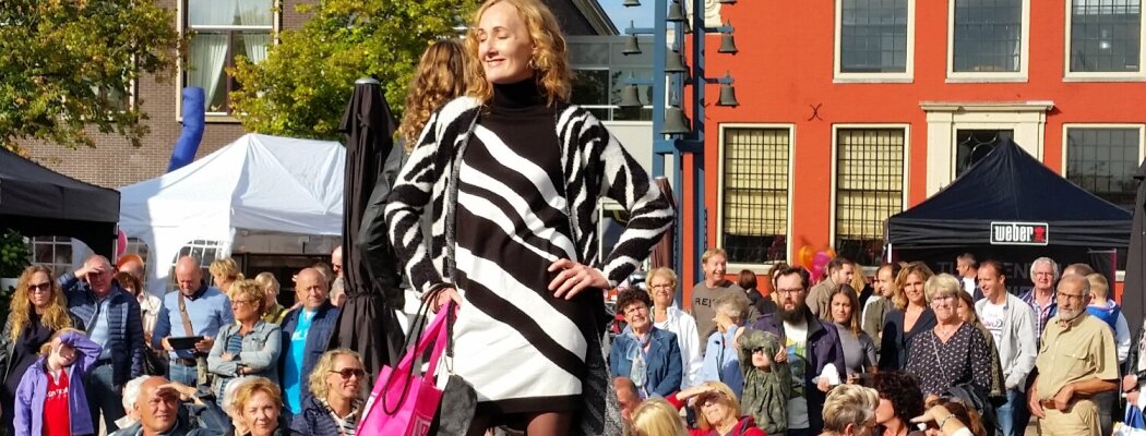 Fashion Event brengt flair en gezelligheid naar het Raadhuisplein in Mijdrecht