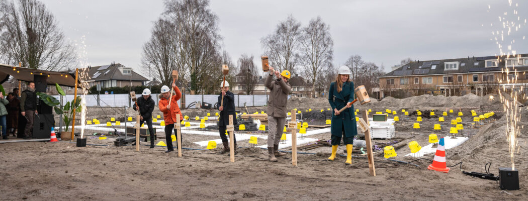 Feestelijke start bouw woon-/zorgcomplex Grote Lijster Uithoorn