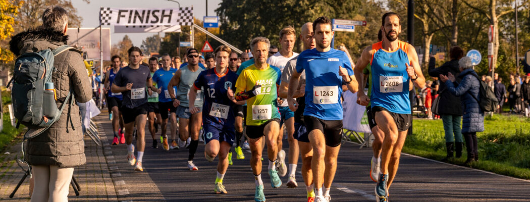Meetrainen met de Veenlopers voor de 34e Zilveren Turfloop op 2 november 2025