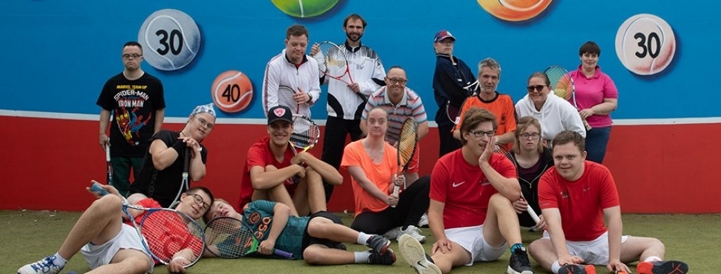 Sportieve strijd en gezelligheid bij G-tennis buddytoernooi TVK