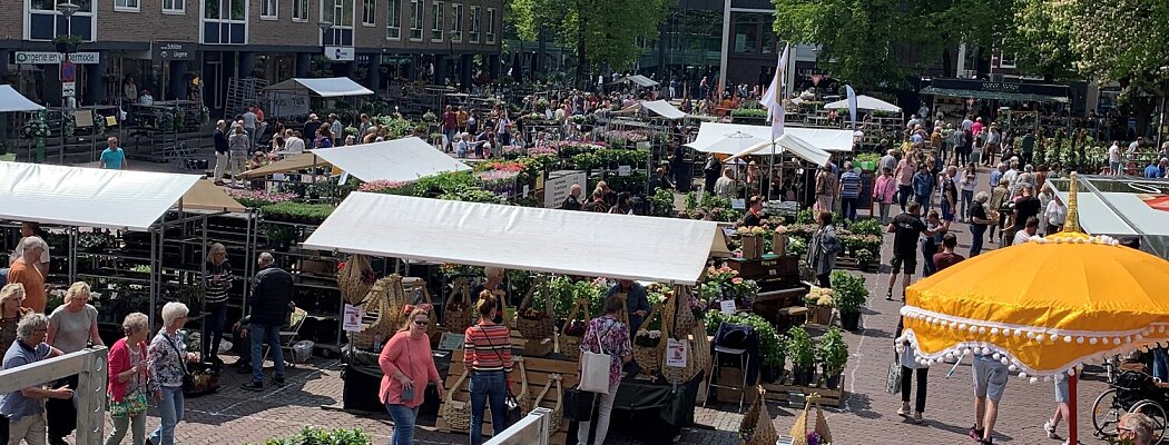 Zaterdag Geraniummarkt en Braderie Aalsmeer Centrum