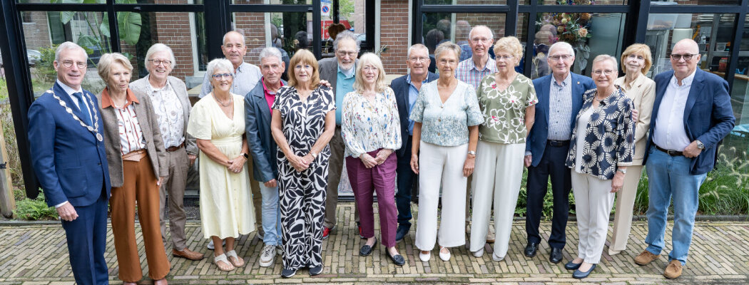 Gouden bruidsparen vieren 50 jaar liefde in het Spoorhuis