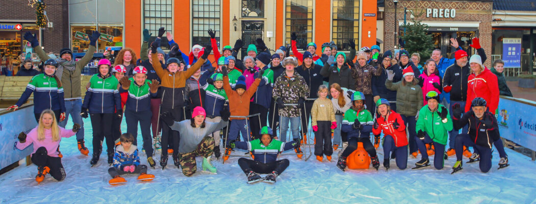 Stralende G-schaatsers op de ijsbaan in Mijdrecht