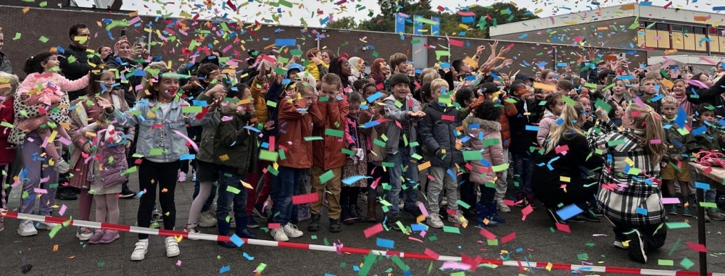 Start bouw kindcentrum Avonturijn in Mijdrecht feestelijk gevierd