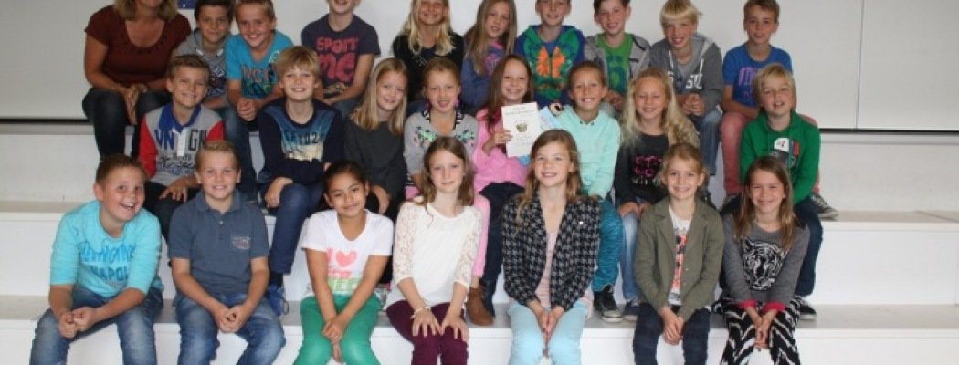 Rosa winnares voorleeswedstrijd Pijlstaartschool Vinkeveen