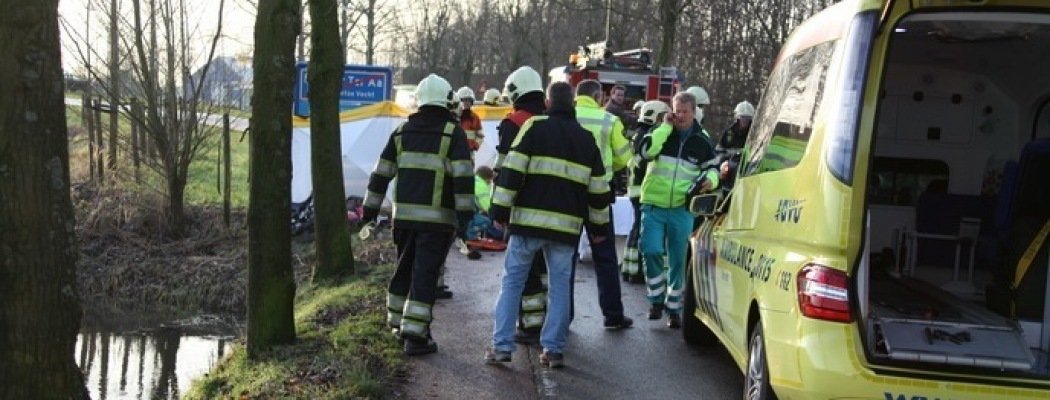 [FOTO'S] Ernstig ongeluk met drie gewonden in Nieuwer ter Aa