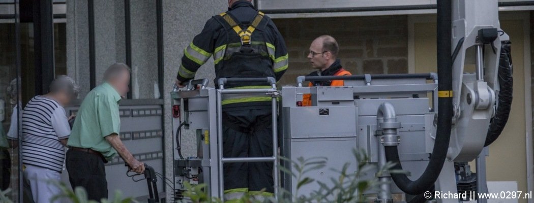 Brandweer speelt voor lift op Stadhouderlaan Mijdrecht