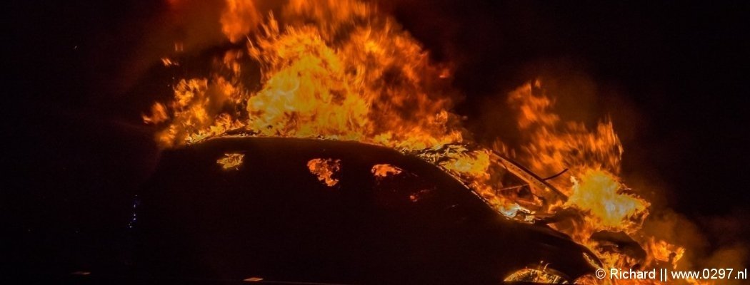 Auto volledig uitgebrand op A2 Abcoude
