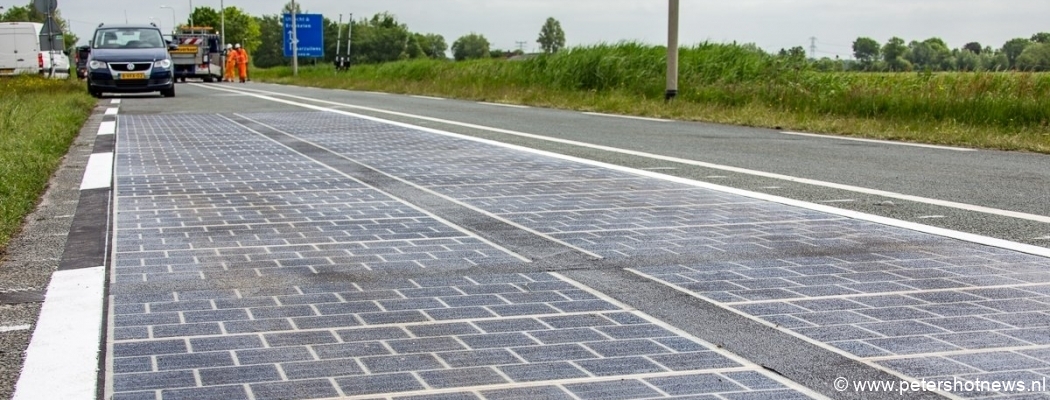 Zonnecellen op asfalt van de N401