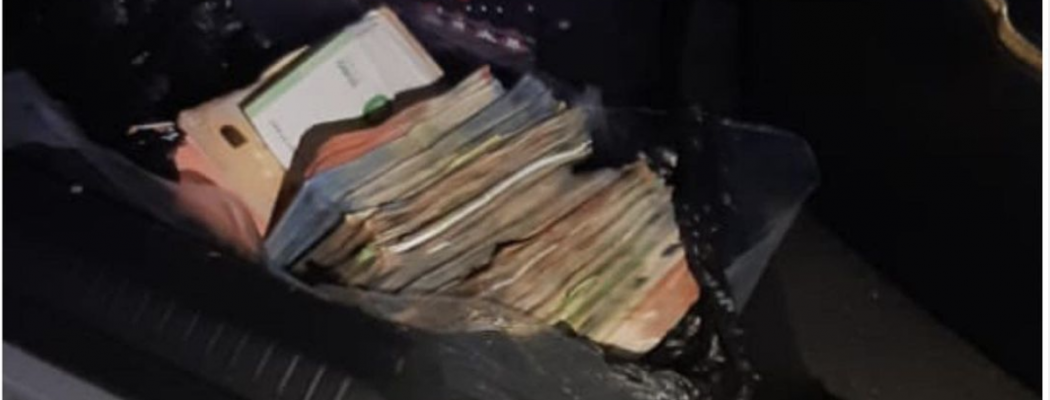 Automobilist met € 20.000,- cash op zak aangehouden in Abcoude