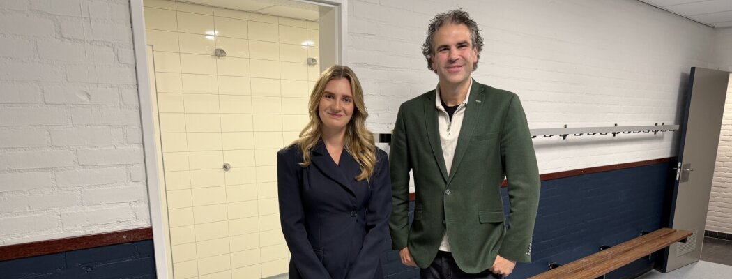 Vernieuwde kleedkamers sporthal De Boei officieel in gebruik genomen