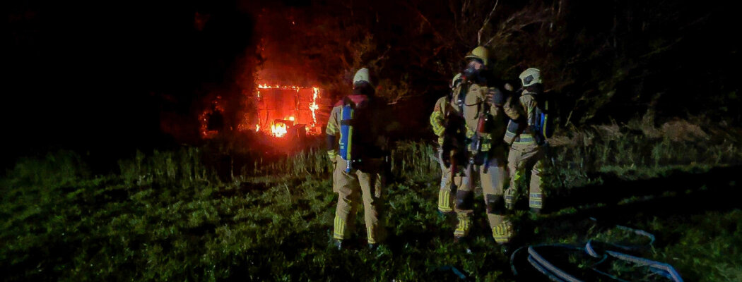 Opnieuw brand in schuur langs N201 bij Vinkeveen, weg tijdelijk dicht