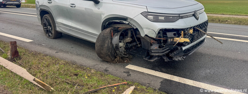 Auto ramt houten vangrail langs N201 Mijdrecht