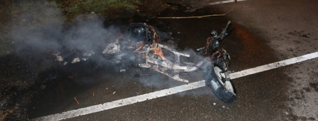 [FOTO'S] Scooter in brand Vuurlijn De Kwakel