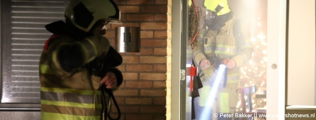 Brandweer in actie voor woning vol rook in Wilnis