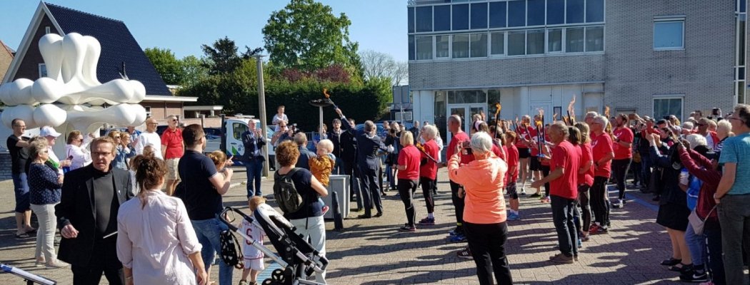 5 mei: AKU brengt bevrijdingsvuur naar Uithoorn