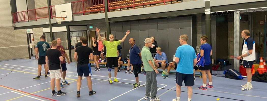 Badmintonvereniging Kwinkslag speelt drukbezocht Herfsttoernooi