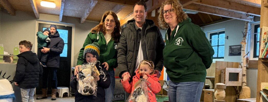 Geslaagde lichtjeswandeling bij kinderboerderij Boerenvreugd
