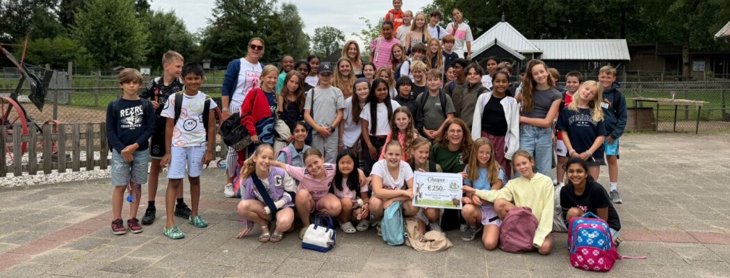 Leerlingen van De Oosteinder verrassen Boerenvreugd met cheque van 250 euro