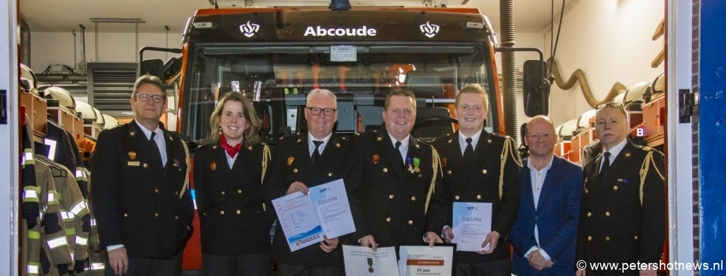 Diploma's en jubilaris bij brandweer Abcoude