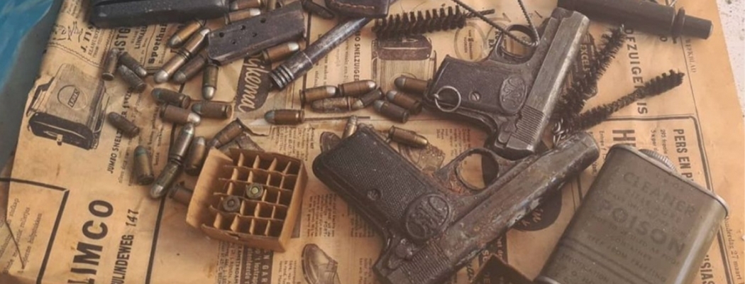 Zak met vuurwapens gevonden in plafond Abcoude