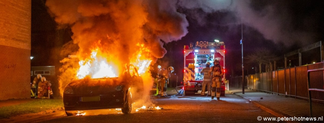 Brandweer blust autobrand Mijdrecht