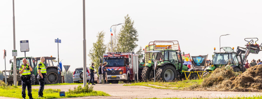 Boerenprotest met brandende hooibalen blokkeert hulpdiensten en hindert verkeer
