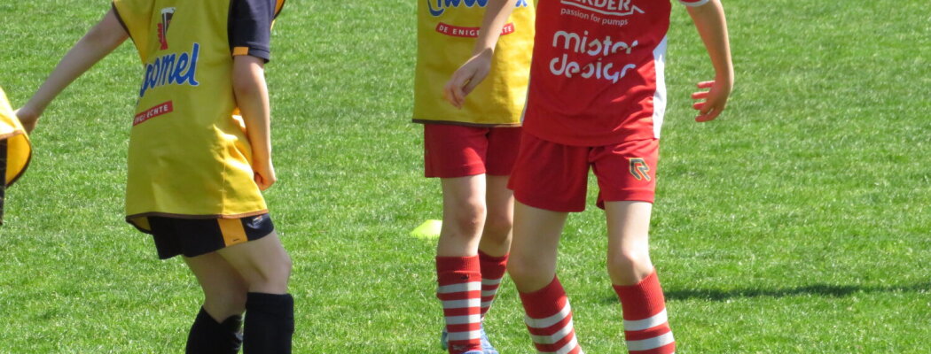 UNIEKE VOETBALTWEEDAAGSE IN DE KWAKEL VOOR JEUGDVOETBALLERS