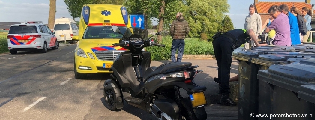 Driewielige motorscooter schept fietser in Wilnis