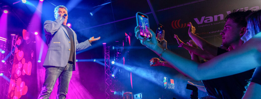 Foto's Feestweek Aalsmeer zaterdagavond online